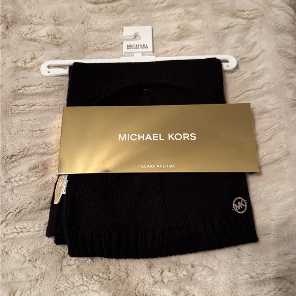 Michael Kors Black Knit Scarf and Hat Set - Picture 1 of 3